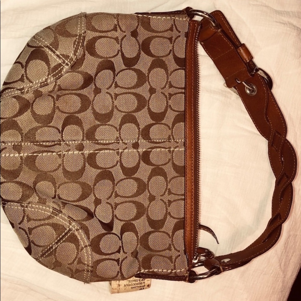 Vintage Coach in great condition!